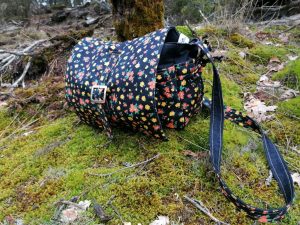 Petite Besace, "Antonine", Tissus rétro fleuris et jean brut