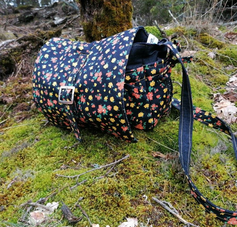 Petite Besace, « Antonine », Tissus rétro fleuris et jean brut