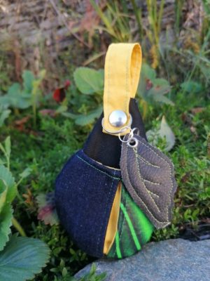 Etui à clefs, petite , La Bonne poire aux clefs, "un coup de lumière sur la palmé de la wax", jeans, laine tissé , coton,.. Taille s