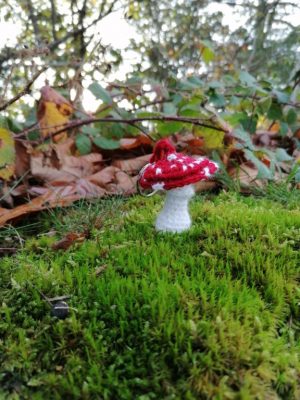 Porte-clés Amanite tue-mouche , crocheté main rouge bordeaux , cn2