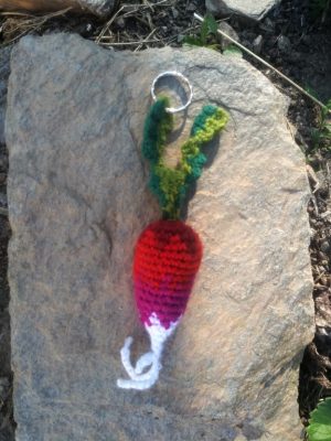 Porte-clés Radis, 18cm de haut /20cm avec apprêt, crocheté main n3