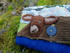 Portefeuille soufflet "Qui rend chèvre !  ", "Ethnique afrique bleu green" Cotons, similicuir, suédine, biquette grise en 3d