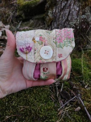 Porte-monnaie, "Petit pain", "boudoir d'antan", tapissier, jean et coton ...