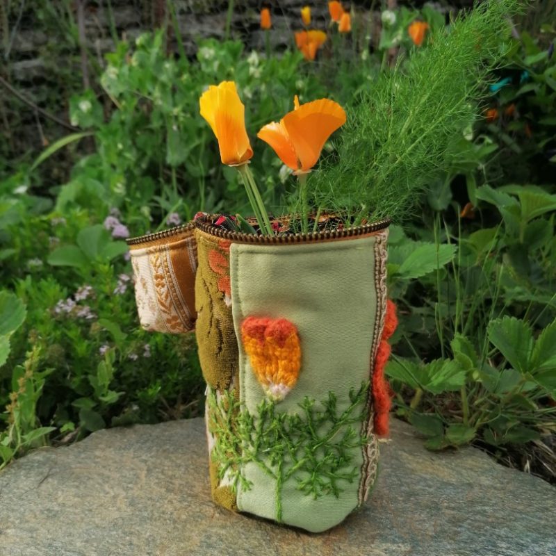 Trousse , à crayons, range bouteille, « Pot de Pavots de Californie «