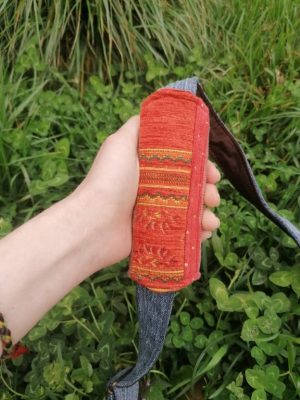 Protège-sangle, "Petite tape à l'épaule", "douceur occitane ", jean, tissus d'ameublement et coton