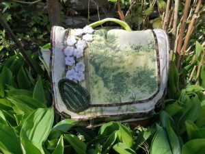 Petit sacs, "Bouscas", "à l’orée d'un brin de muguet", lin , cotons, muguet 3d,  passe poils...