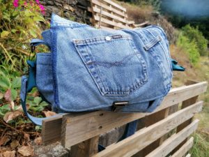 Petite Besace de survie , "le Ciel bleu Jeans", jeans et coton sur-mesure - Martine S
