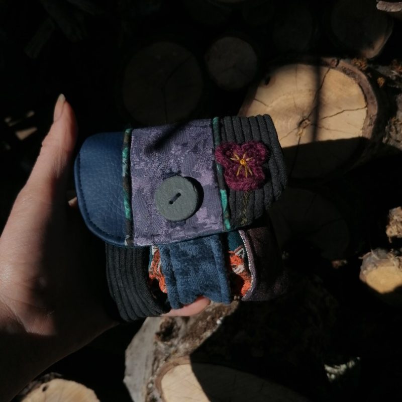 Porte-monnaie, « Respire », tapissier,simili, velours et coton …