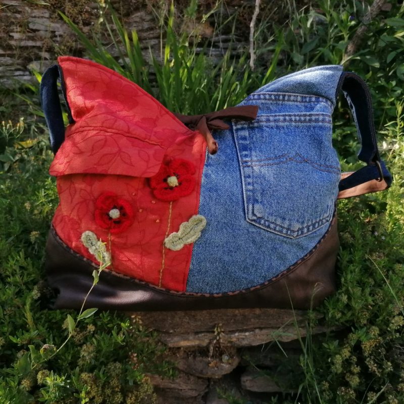 Besace, « Vallée », » le temps des coquelicots », tissus , simili, jean et coton