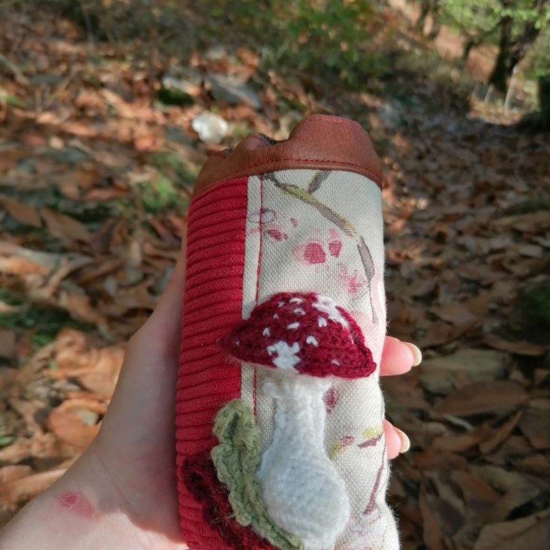 Étui à lunettes , cartes de jeux , divinatoire , « passion amanite tue mouche , cotons, simili,motif champignon amanite tue mouche