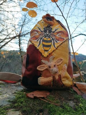 Capsule, Sac à dos, 2 en 1  , "Partir butiner les dernières couleurs d'automnes", simili, coton, tissus , motifs crochets , t2