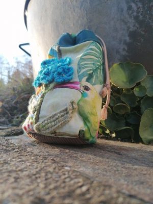 Étui à lunettes , cartes de jeux , divinatoire , "Regard bulesque d'un oiseau au coin de myosotis",