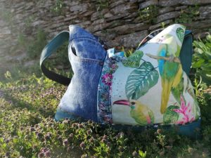Besace vallée ,"Birds & blue jeans boho flowers", similis ,jeans et cotons