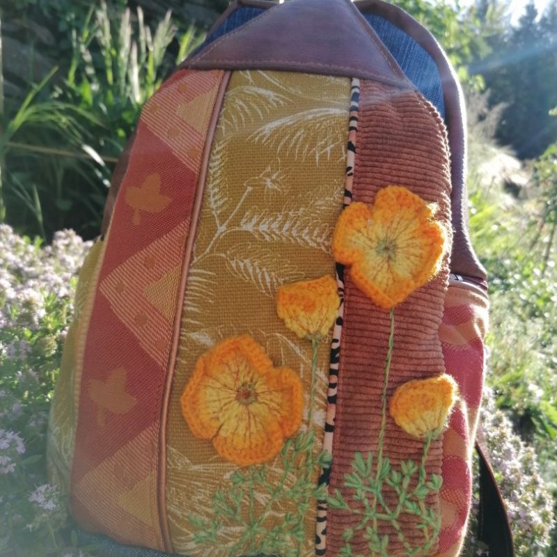 Sac à dos, 2 en 1 ,Capsule, » Flowers power California Vibes », Tissus , velours, simili …