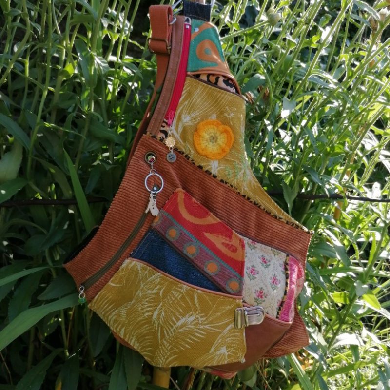 Sac ceinture, Ratapenada Édition » Flowers power California Vibes », velours, tissus d’ameublement et cotons