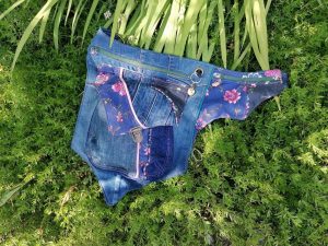 Sac ceinture, Ratapenada Édition "Bohemian dream flower pink & bleu jeans" , tissus d'ameublements jeans, cotons