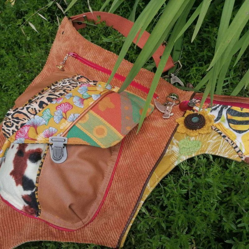 Sac ceinture, Ratapenada Édition « Butine l’automne », similis , tissus d’ameublement , fausse fourrure et cotons