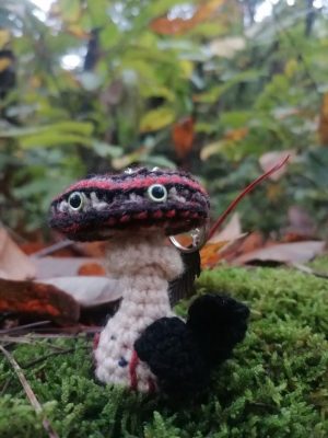 Porte-clés champignon , Champignon psyché bucolique,Black vibes, au crochet, acryliques apprêts, ouate