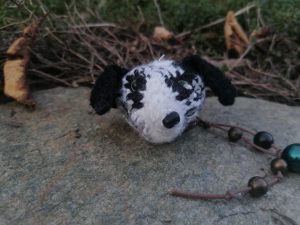 Porte-clés Scopa, le border collie, de Sylvie, acrylique, perles ...