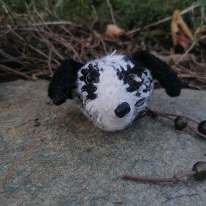 Porte-clés Scopa, le border collie, de Sylvie, acrylique, perles …