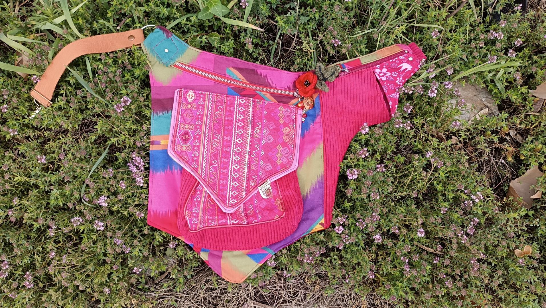 Sac ceinture, Ratapenada "free woodstock pink colore", tissus vintage, coton, simili velours.. – Image 2