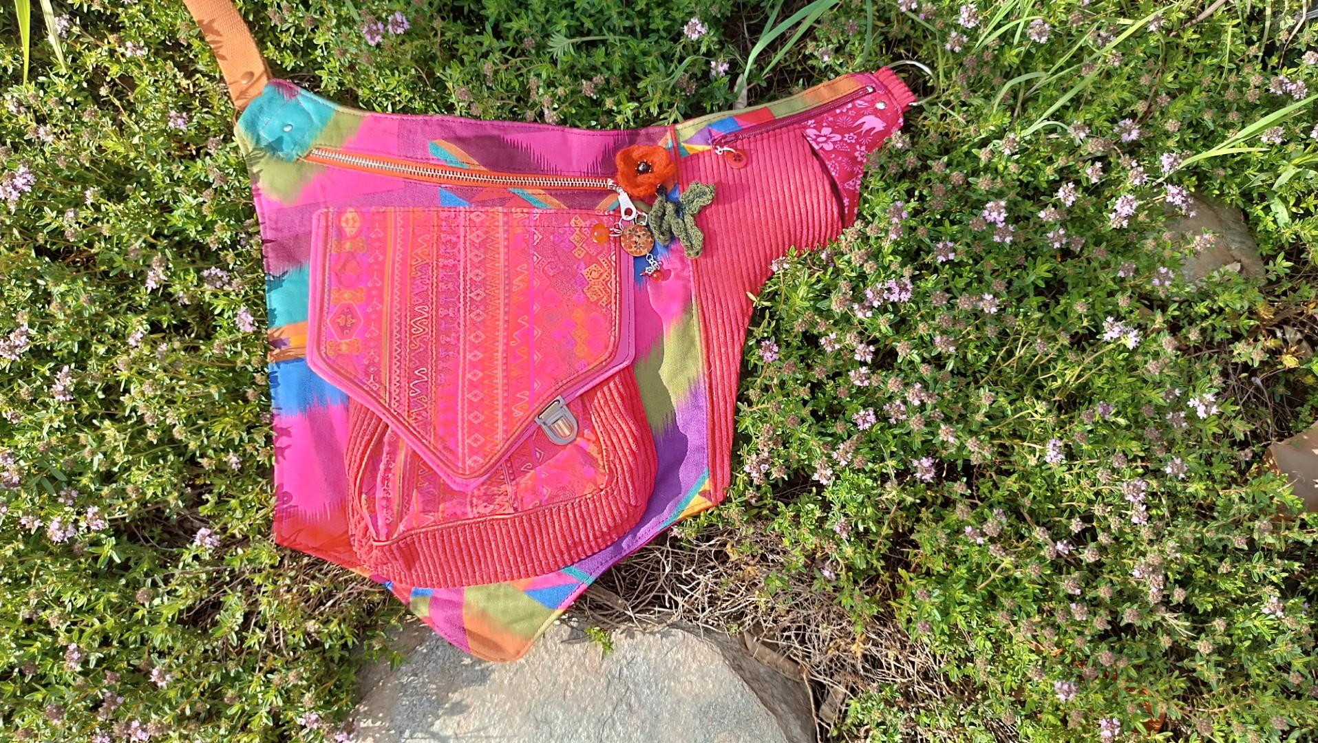 Sac ceinture, Ratapenada "free woodstock pink colore", tissus vintage, coton, simili velours.. – Image 7