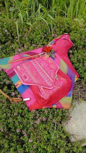 Sac ceinture, Ratapenada "free woodstock pink colore", tissus vintage, coton, simili velours..