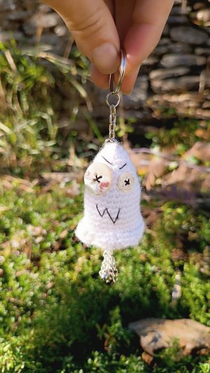Porte-Clés Fantôme Crocheté à la Main - L'Accessoire Parfait pour Halloween! n°3