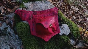 Sac ceinture, Ratapenada "Satanas" - L'Appel des Abysses, Simili Snake Rouge et Toile Bordeaux