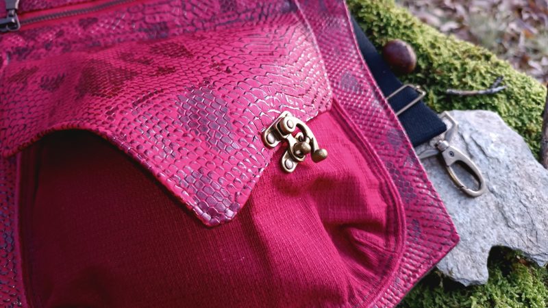 Sac ceinture, Ratapenada "Satanas" - L'Appel des Abysses, Simili Snake Rouge et Toile Bordeaux – Image 9