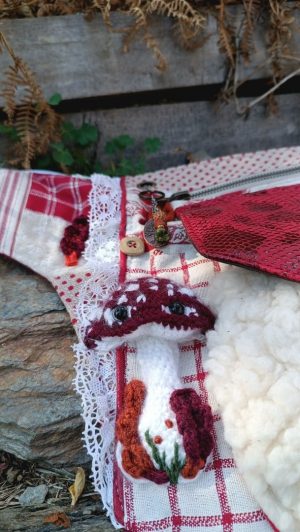 Sac ceinture, Ratapenada "“Sous les Spores, le Secret”", tissus vintage, coton, simili velours...