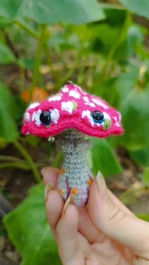 Porte-clés , champignon , Champi'fou Rose fluo aux spores Blanc et vert psychédélique, crocheté main acrylique, ouate hypoallergénique
