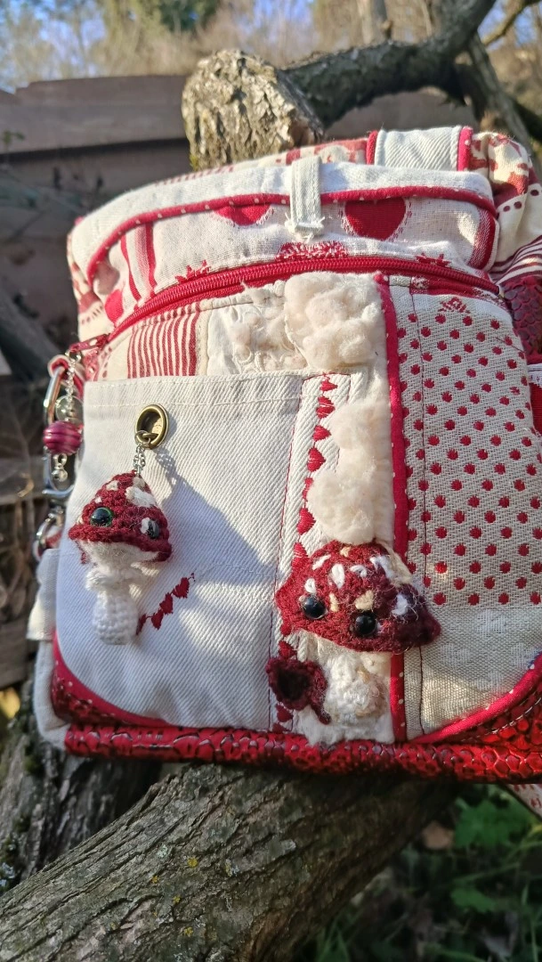 Petite pochette, Pitchoune “Ensarriada” — AmanitaFola, l’esprit des sous-bois champifous, jean, rayonne,tissus simili, coton, motif au crochet – Image 10