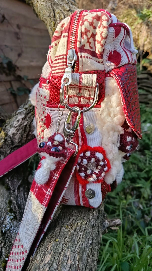Petite pochette, Pitchoune “Ensarriada” — AmanitaFola, l’esprit des sous-bois champifous, jean, rayonne,tissus simili, coton, motif au crochet – Image 14