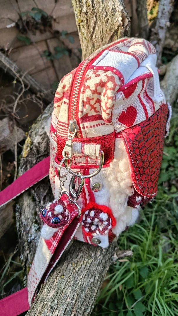 Petite pochette, Pitchoune “Ensarriada” — AmanitaFola, l’esprit des sous-bois champifous, jean, rayonne,tissus simili, coton, motif au crochet – Image 15