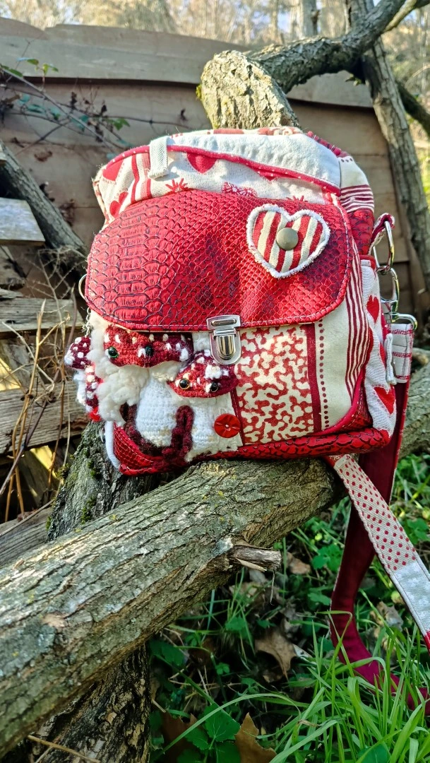 Petite pochette, Pitchoune “Ensarriada” — AmanitaFola, l’esprit des sous-bois champifous, jean, rayonne,tissus simili, coton, motif au crochet – Image 3