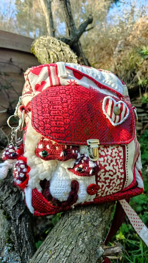 Petite pochette, Pitchoune “Ensarriada” — AmanitaFola, l’esprit des sous-bois champifous, jean, rayonne,tissus simili, coton, motif au crochet – Image 6