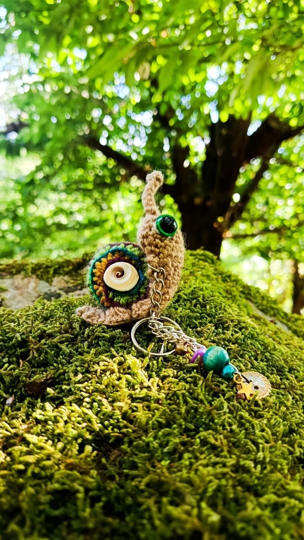 Porte-clés Escargots au Crochet – Mousses & Clairières - œil de Shiva , amigurumi, talisman – Image 4