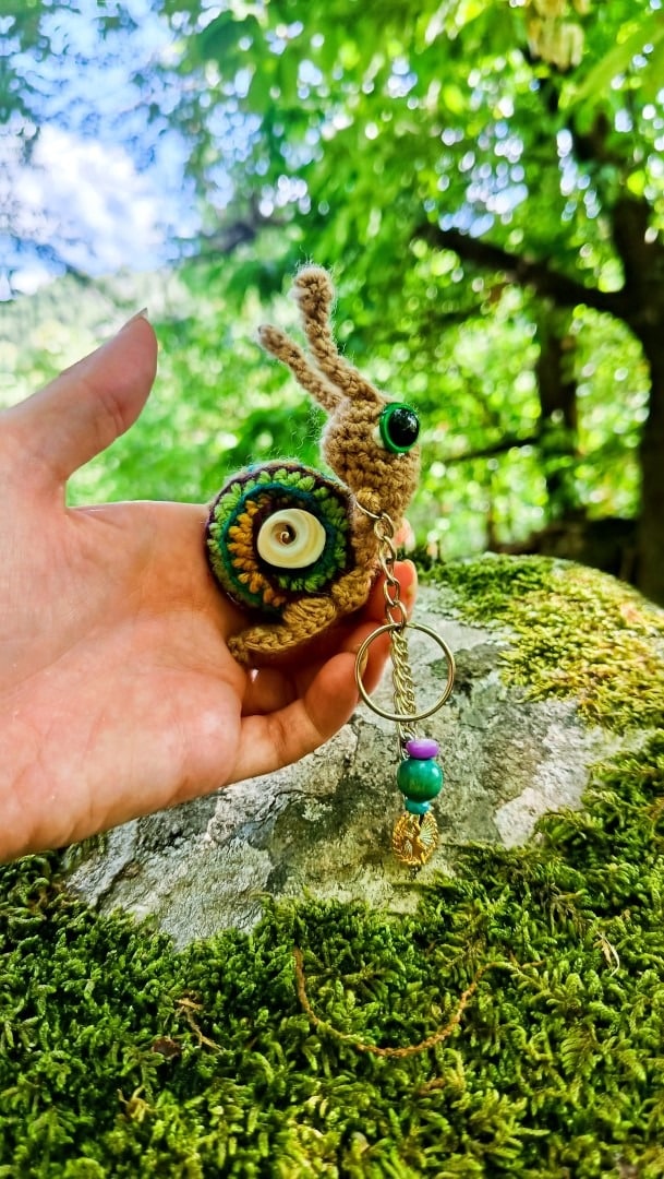 Porte-clés Escargots au Crochet – Mousses & Clairières - œil de Shiva , amigurumi, talisman – Image 2